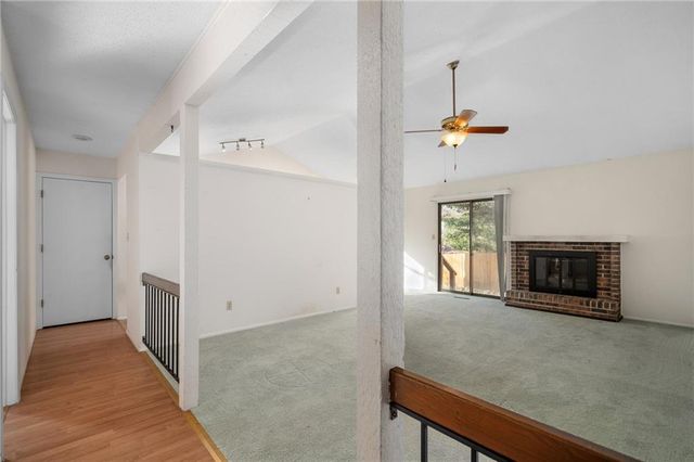 10872 Bradshaw Street, Overland Park, KS 66210