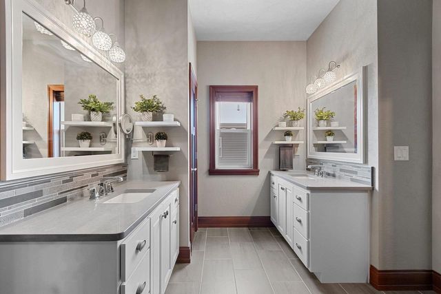 1626 STEINER LANE, Green Bay, WI 54303