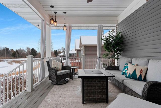 1626 STEINER LANE, Green Bay, WI 54303