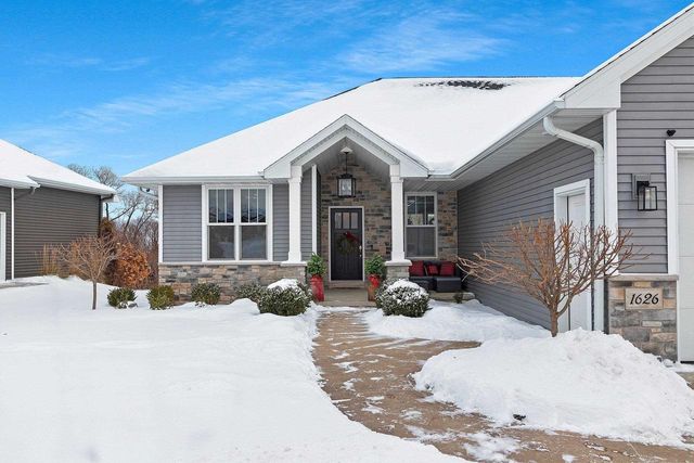 1626 STEINER LANE, Green Bay, WI 54303