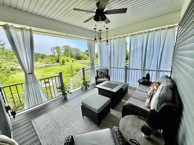 1626 STEINER LANE, Green Bay, WI 54303