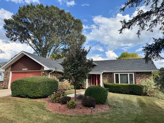 11S067 West Street, Naperville, IL 60565