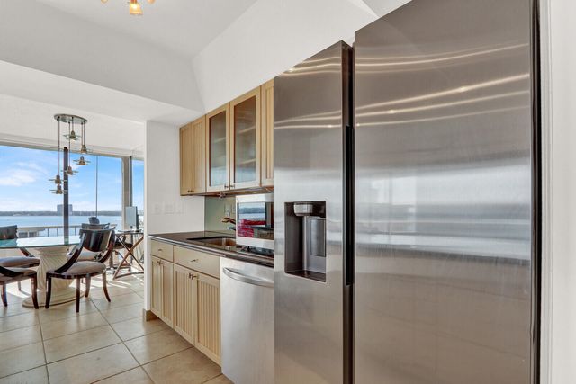 5510 N Ocean Drive 12b, Singer Island, FL 33404