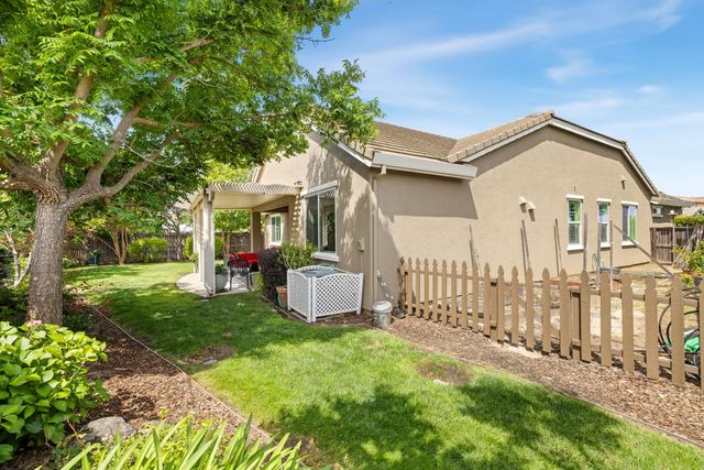2320 Raindance Dr, Roseville, CA 95747