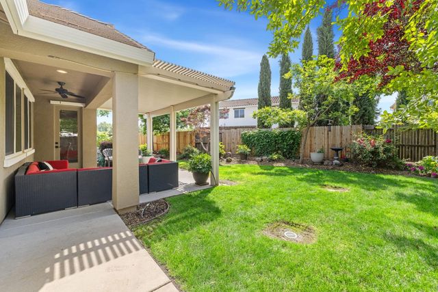 2320 Raindance Dr, Roseville, CA 95747