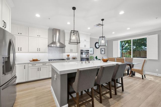2320 Raindance Dr, Roseville, CA 95747