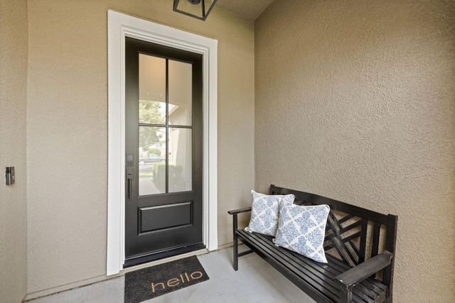 2320 Raindance Dr, Roseville, CA 95747