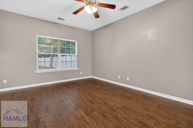 1307 Hillview Circle, Hinesville, GA 31313