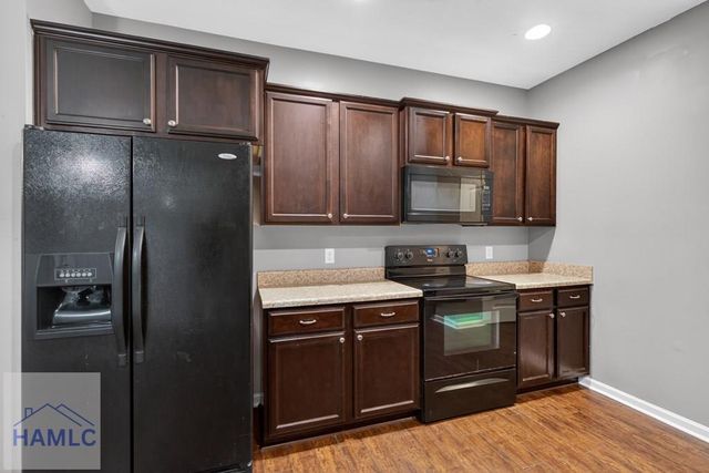 1307 Hillview Circle, Hinesville, GA 31313