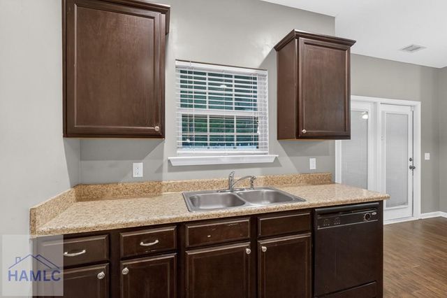 1307 Hillview Circle, Hinesville, GA 31313
