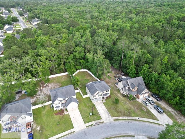 1307 Hillview Circle, Hinesville, GA 31313