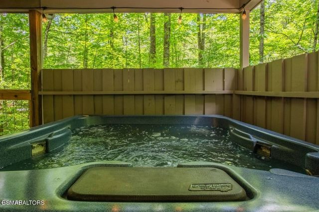 4314 Blue Bird Lane, Gatlinburg, TN 37738