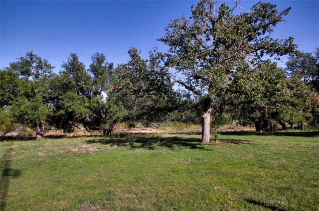 132 Offer LN, Llano, TX 78643