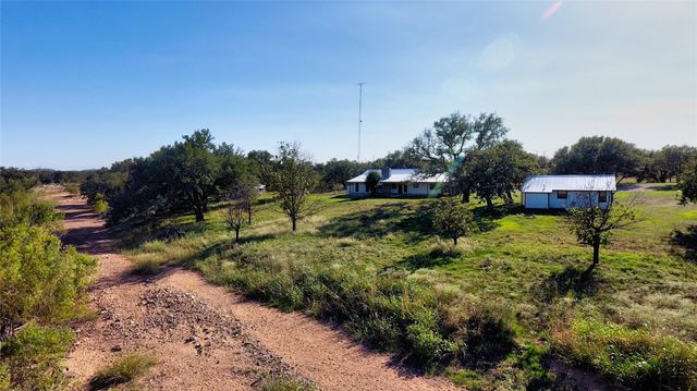 132 Offer LN, Llano, TX 78643