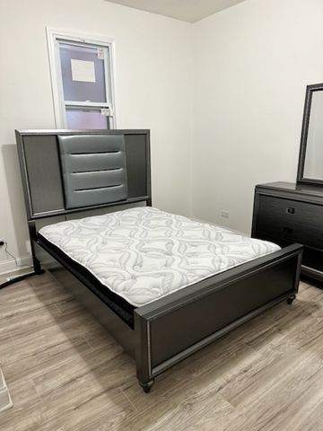 7110 S Champlain Avenue, Chicago, IL 60619