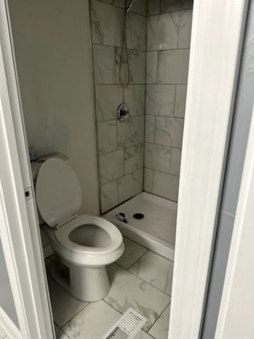 7110 S Champlain Avenue, Chicago, IL 60619