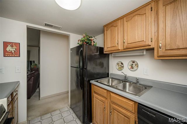 1090 Mersey Bend Drive A, St Louis, MO 63129