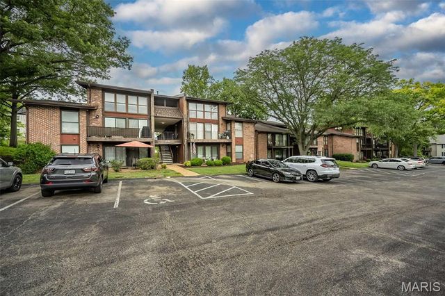 1090 Mersey Bend Drive A, St Louis, MO 63129