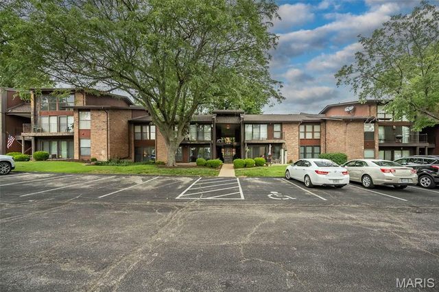 1090 Mersey Bend Drive A, St Louis, MO 63129