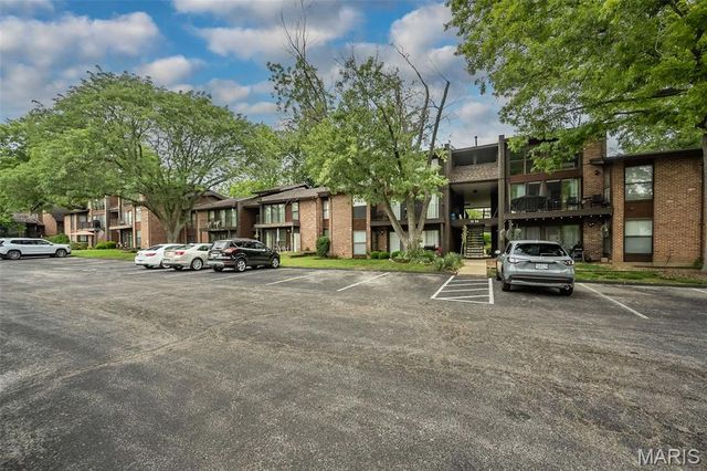 1090 Mersey Bend Drive A, St Louis, MO 63129