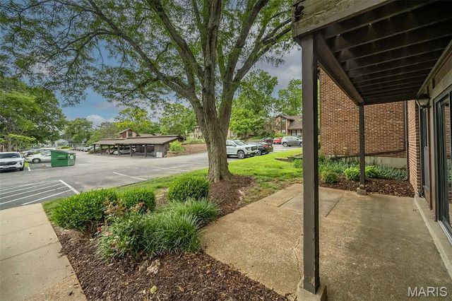 1090 Mersey Bend Drive A, St Louis, MO 63129