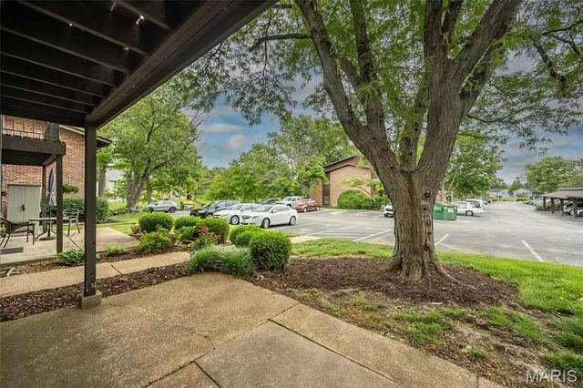 1090 Mersey Bend Drive A, St Louis, MO 63129