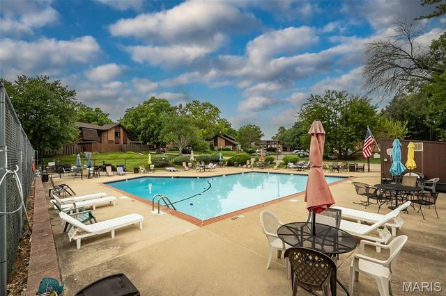 1090 Mersey Bend Drive A, St Louis, MO 63129