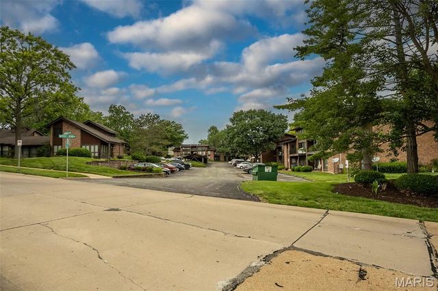 1090 Mersey Bend Drive A, St Louis, MO 63129