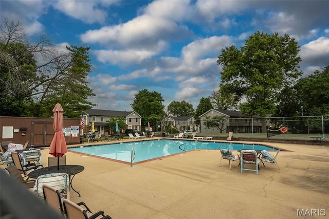 1090 Mersey Bend Drive A, St Louis, MO 63129