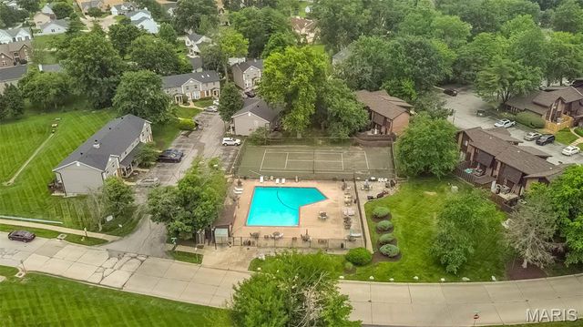 1090 Mersey Bend Drive A, St Louis, MO 63129