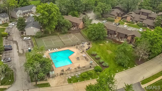 1090 Mersey Bend Drive A, St Louis, MO 63129