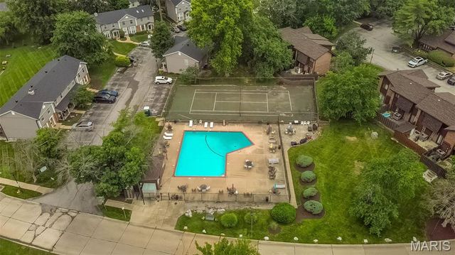 1090 Mersey Bend Drive A, St Louis, MO 63129