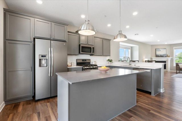 5098 93rd Lane N, Brooklyn Park, MN 55443