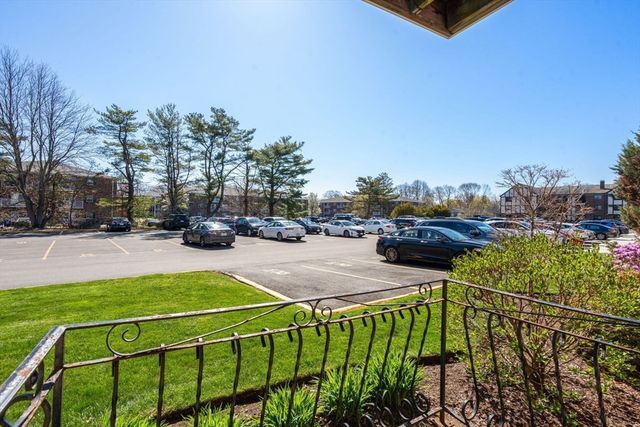 159 Bittersweet Ln 103, Randolph, MA 02368