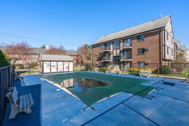 159 Bittersweet Ln 103, Randolph, MA 02368