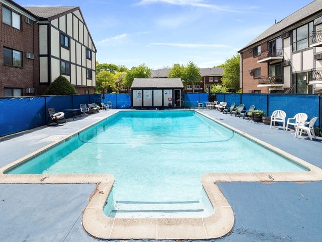 159 Bittersweet Ln 103, Randolph, MA 02368