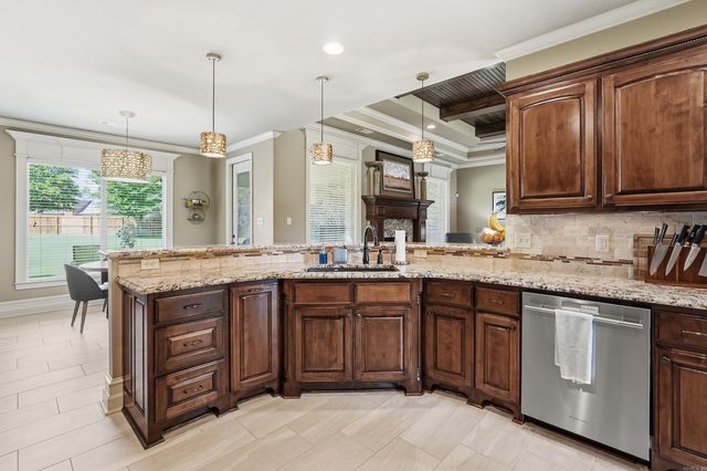 7015 Westshore Avenue, Benton, AR 72019