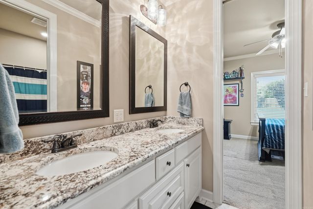 7015 Westshore Avenue, Benton, AR 72019