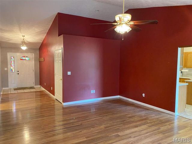 503 N Creek Crossing, Trenton, IL 62293