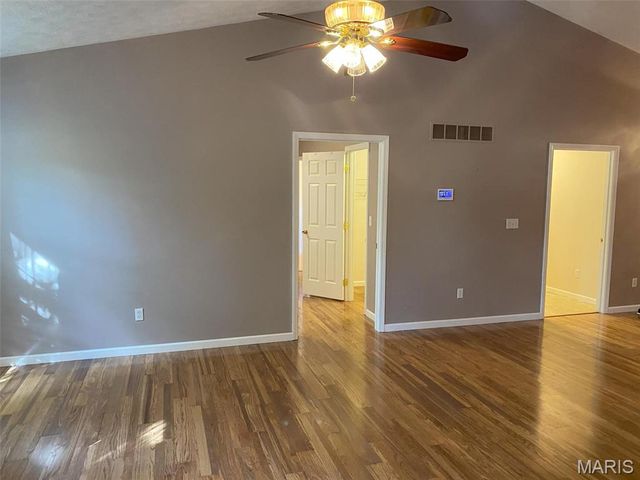 503 N Creek Crossing, Trenton, IL 62293