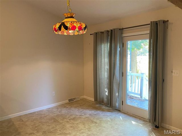 503 N Creek Crossing, Trenton, IL 62293