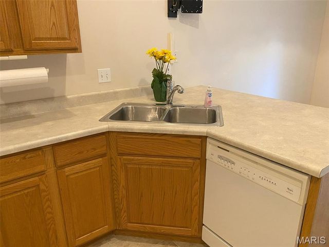 503 N Creek Crossing, Trenton, IL 62293