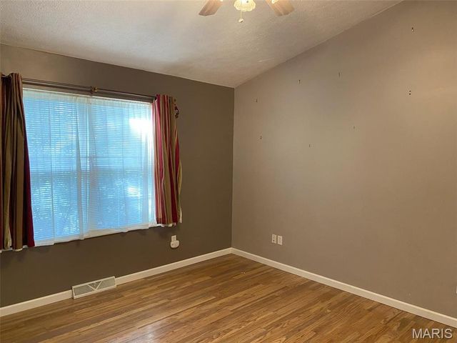 503 N Creek Crossing, Trenton, IL 62293