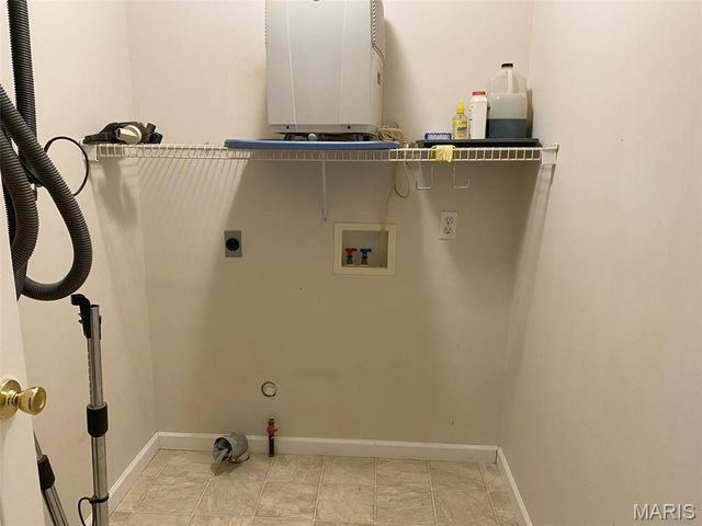 503 N Creek Crossing, Trenton, IL 62293