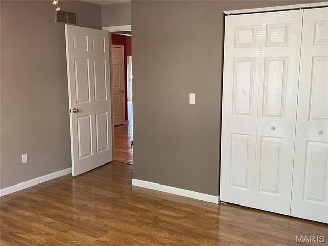 503 N Creek Crossing, Trenton, IL 62293