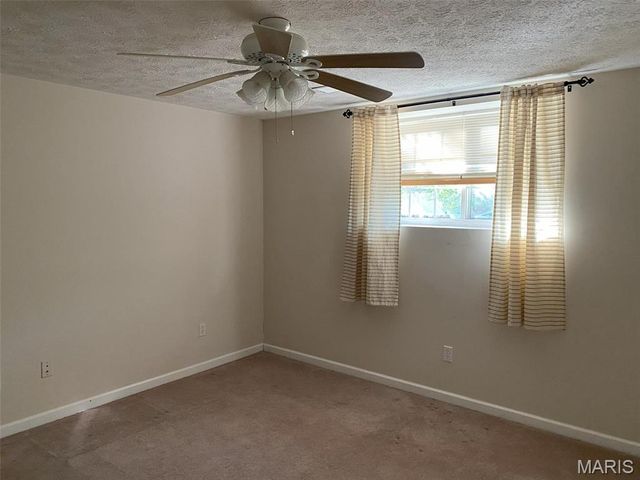 503 N Creek Crossing, Trenton, IL 62293