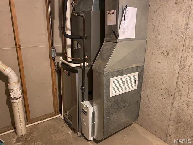 503 N Creek Crossing, Trenton, IL 62293