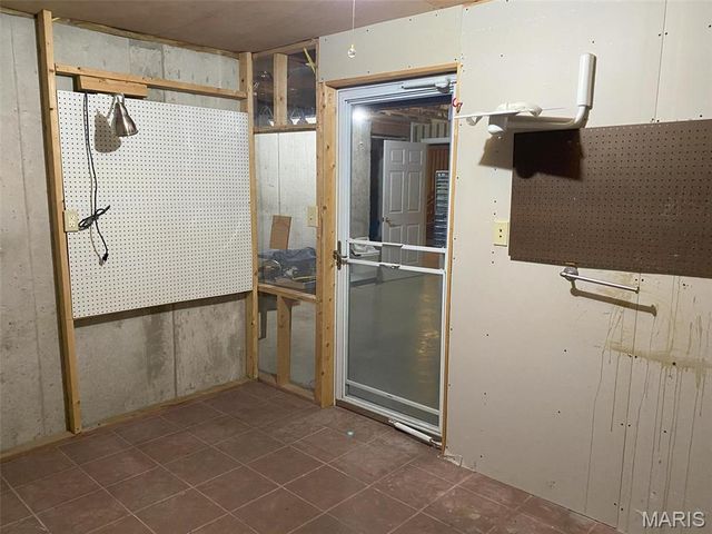 503 N Creek Crossing, Trenton, IL 62293