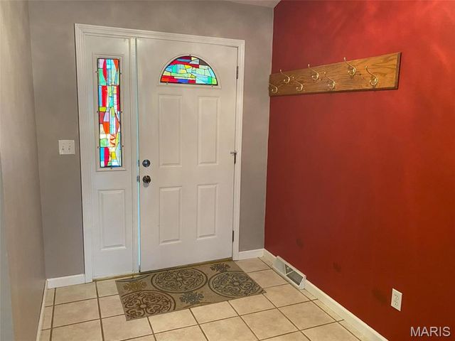 503 N Creek Crossing, Trenton, IL 62293