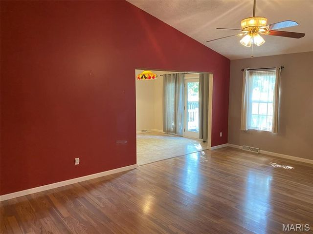 503 N Creek Crossing, Trenton, IL 62293